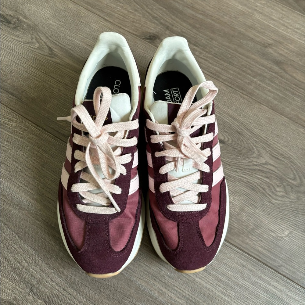 Adidas cloud foam comfort shoes